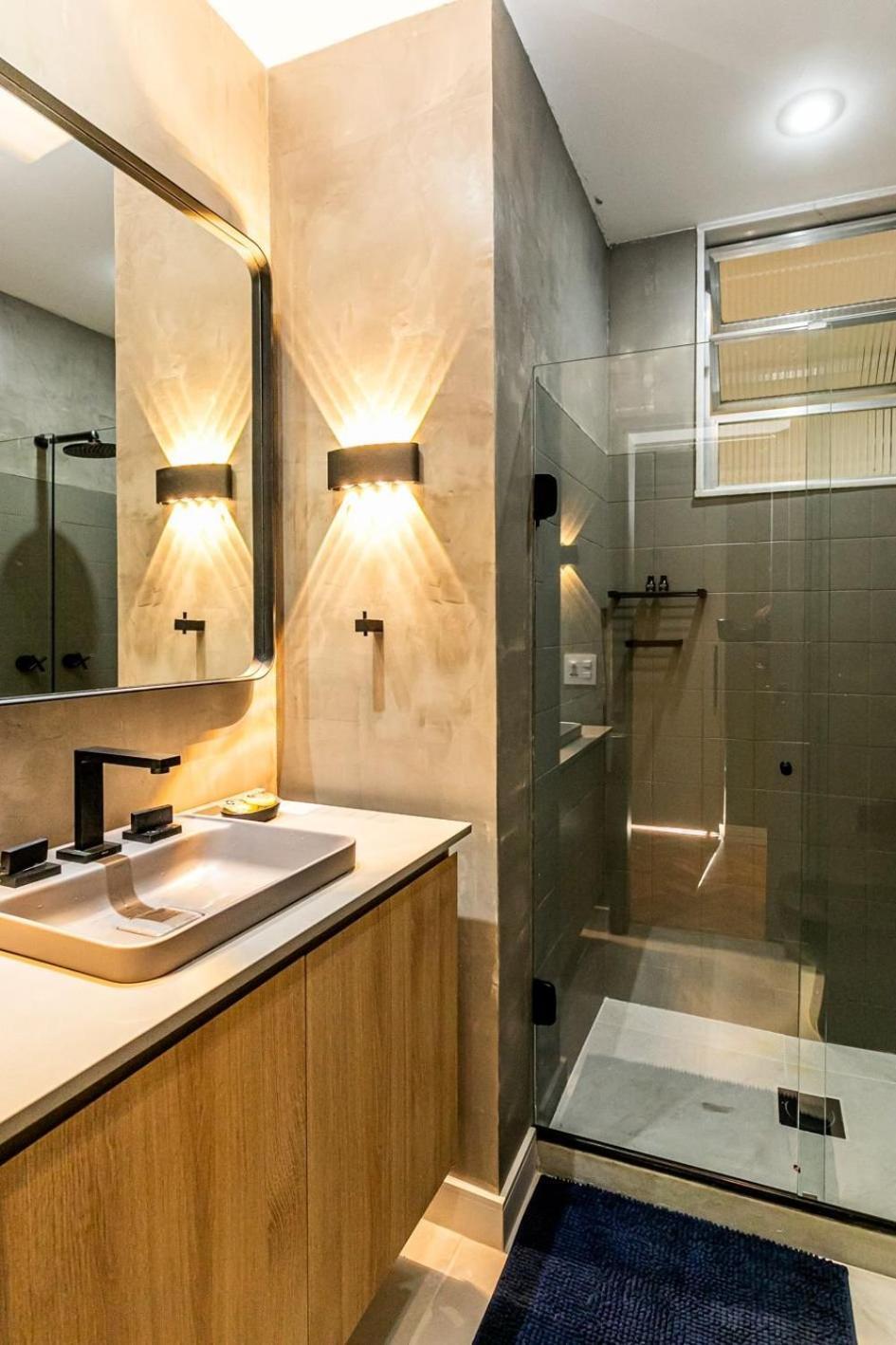 Apartamento Recem Decorado 2qts A 150m Da | Gc 50/101 Rio de Janeiro