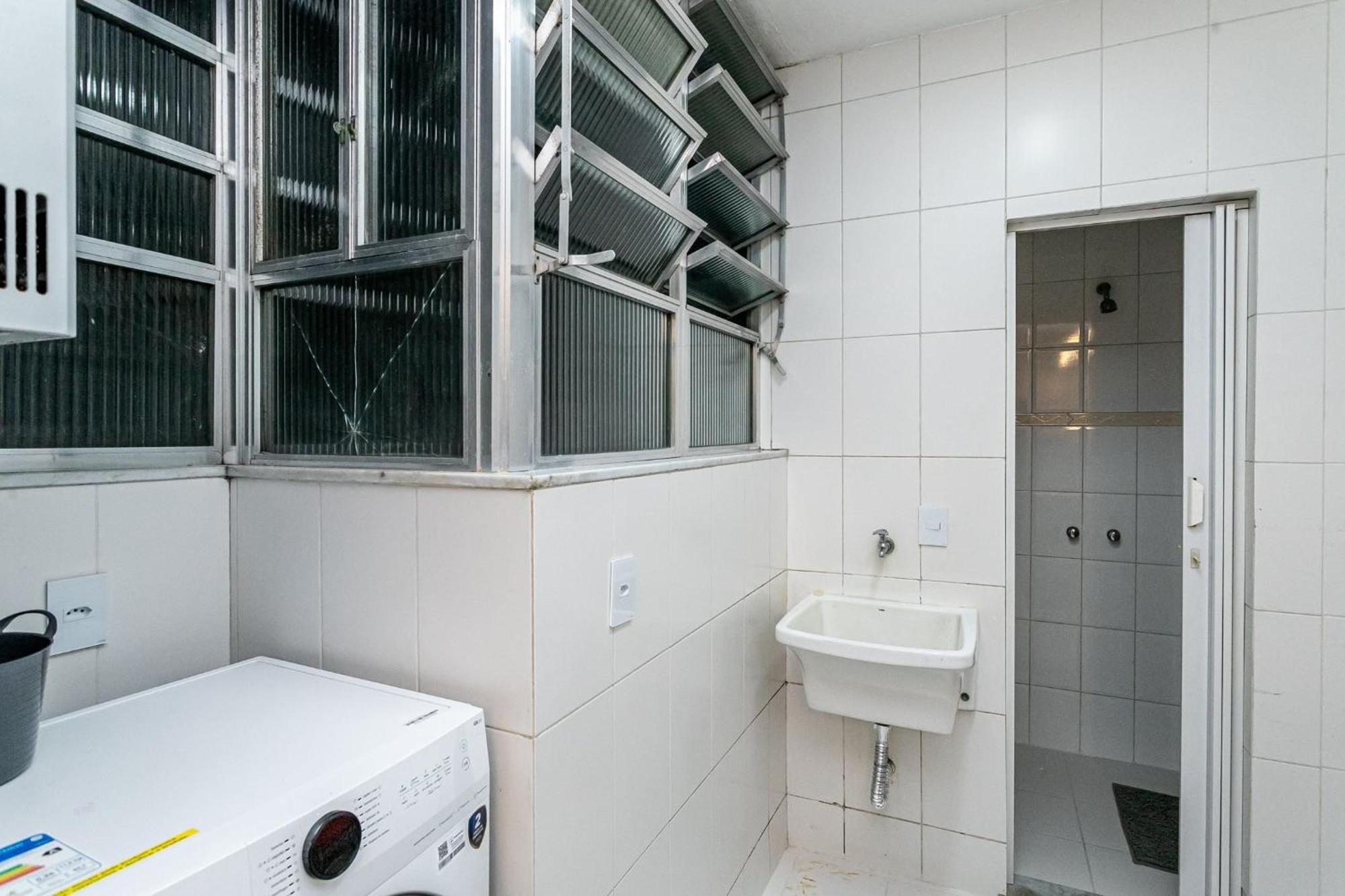 Apartamento Recem Decorado 2qts A 150m Da | Gc 50/101 Rio de Janeiro