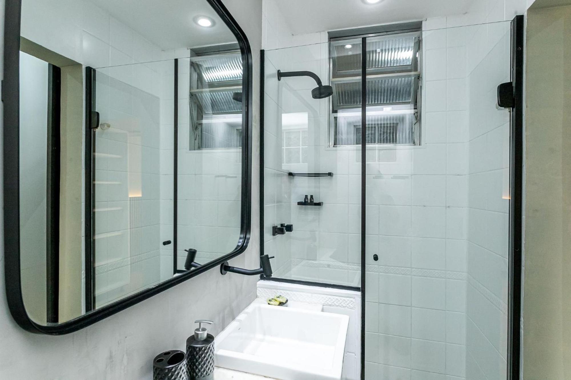 Apartamento Recem Decorado 2qts A 150m Da | Gc 50/101 *